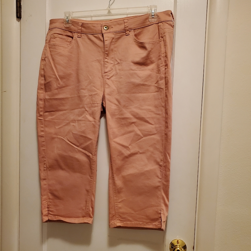 In Every Story pink capris